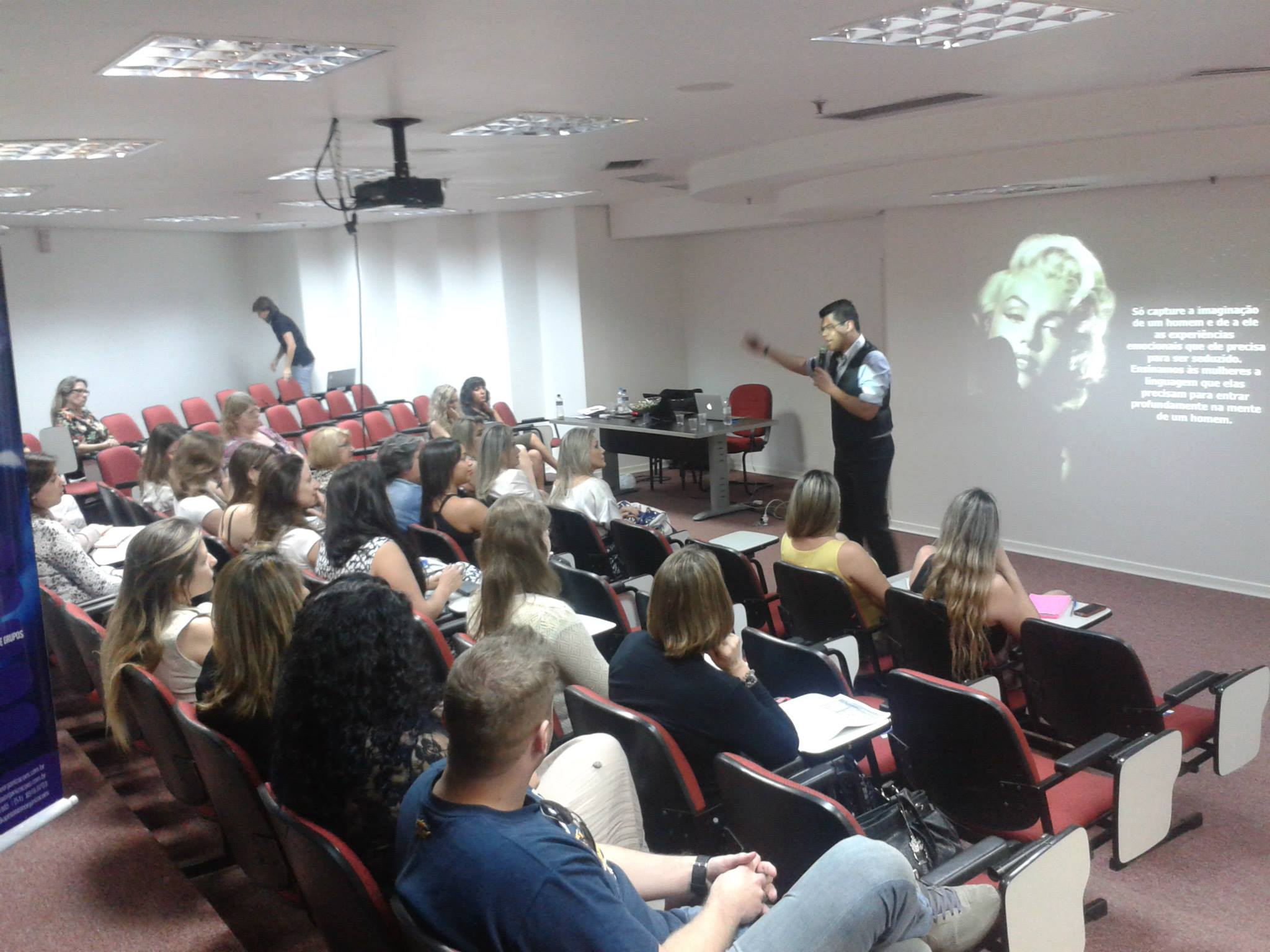 Marcelo Paixão em palestra ou treinamento 37